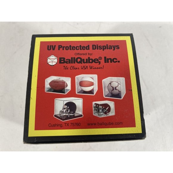 NEW Lot of 31 BallQube, Inc Grandstand Baseball Holder/Display With UV Protectio - Picture 2 of 5